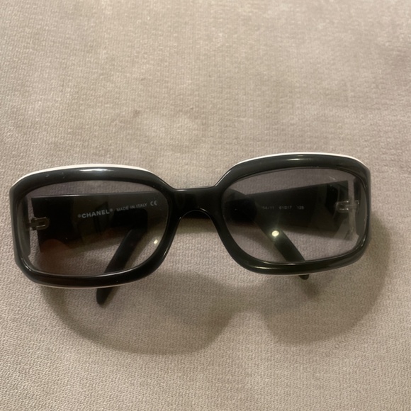 Chanel 2000s sunglasses - Picture 6 of 6